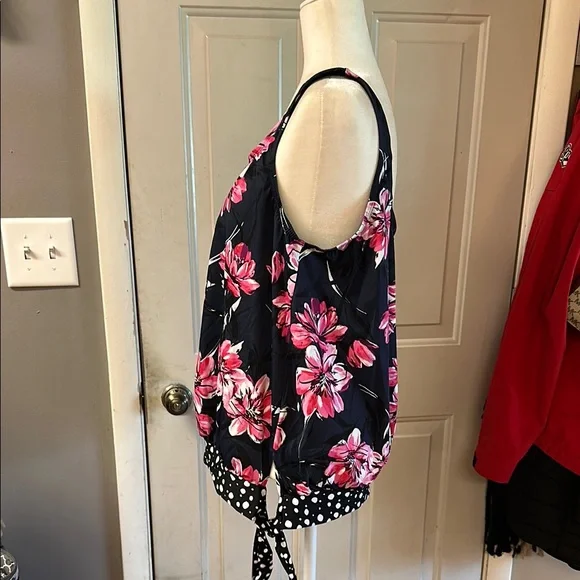 🎉HP🎉Swimsuits For All Black and Pink Relaxed Tie Front Swim Top - Picture 4 of 9